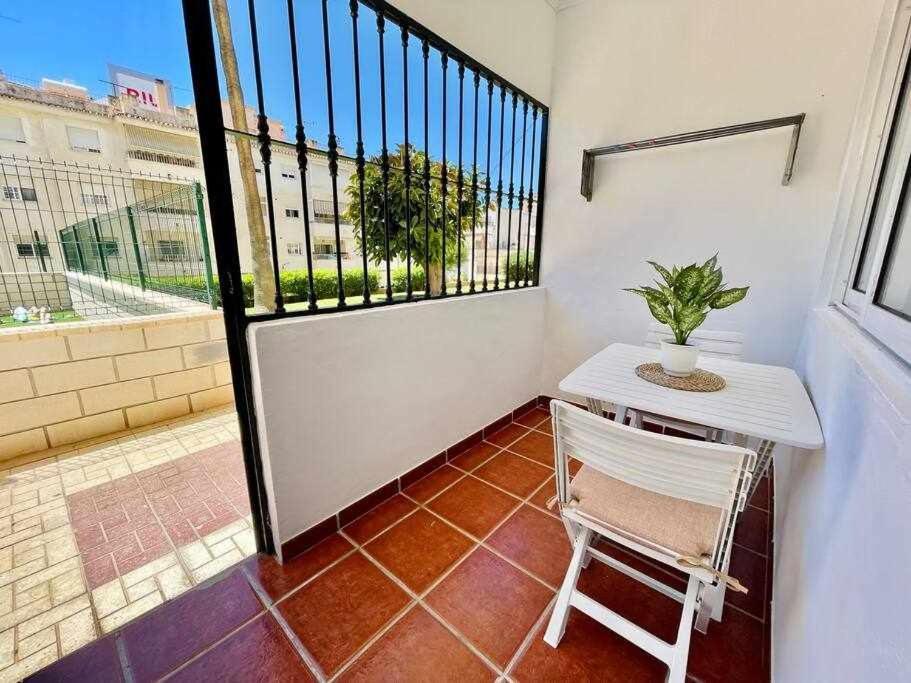Apartamento Cerca De La Playa Torrecilla Nerja Luaran gambar